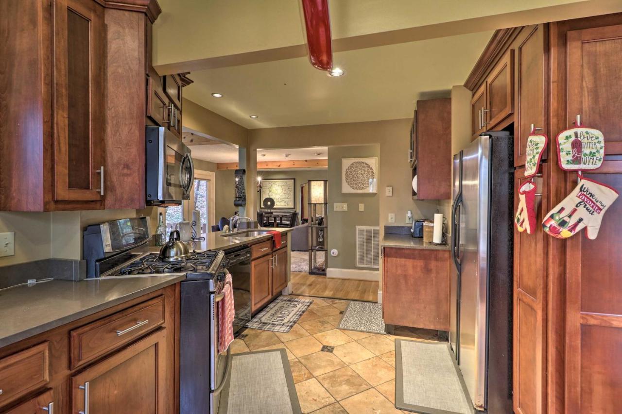 Cozy Conyers Cabin With Fireplace And Pool Table! Luaran gambar